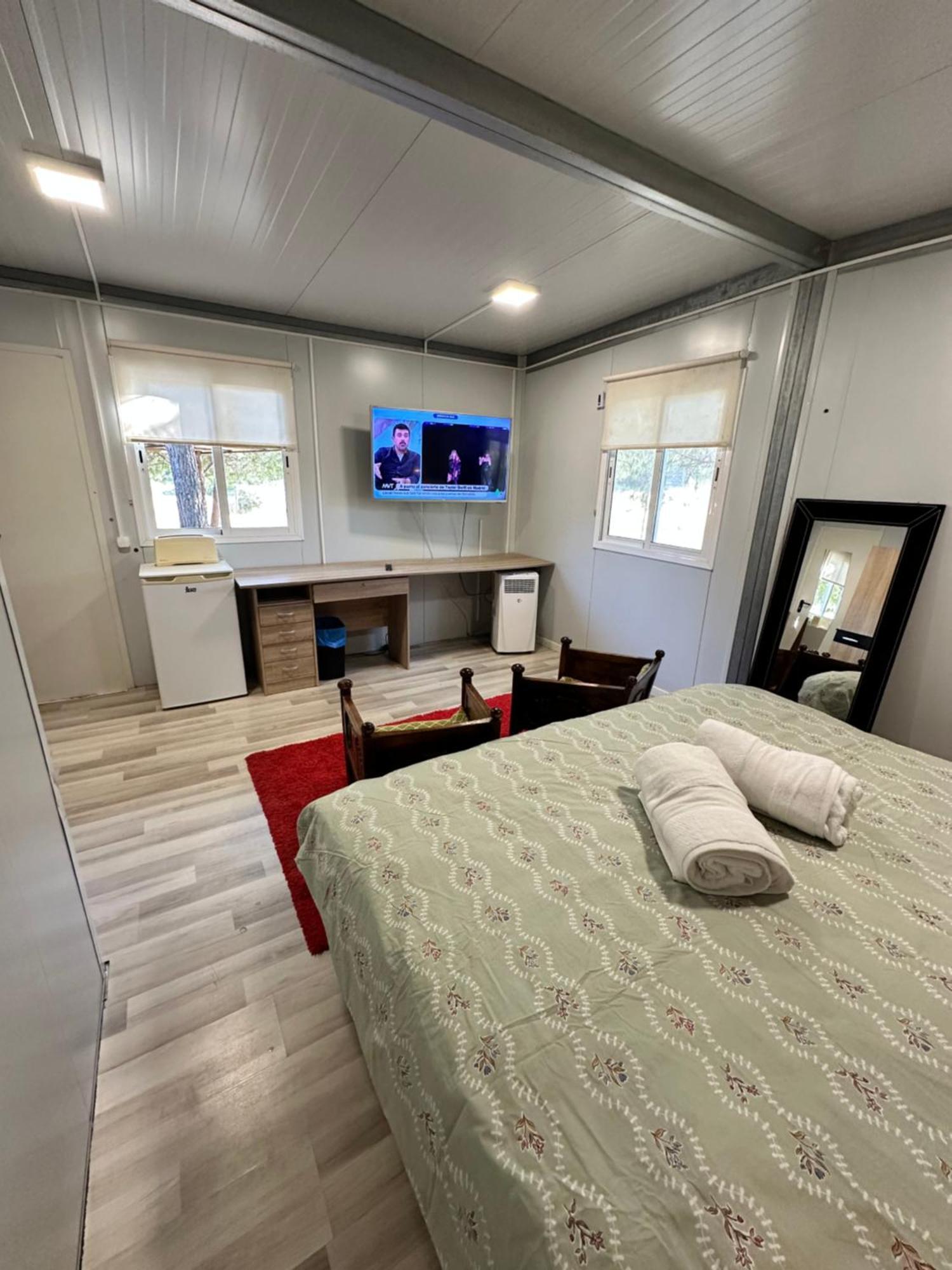 Bungalow Infanta Torrelaguna Luaran gambar